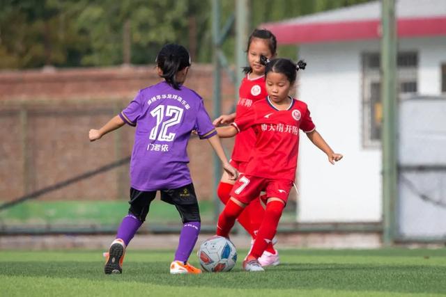 俱乐部杯-李添荣20分上海胜山西 洛夫顿24+12