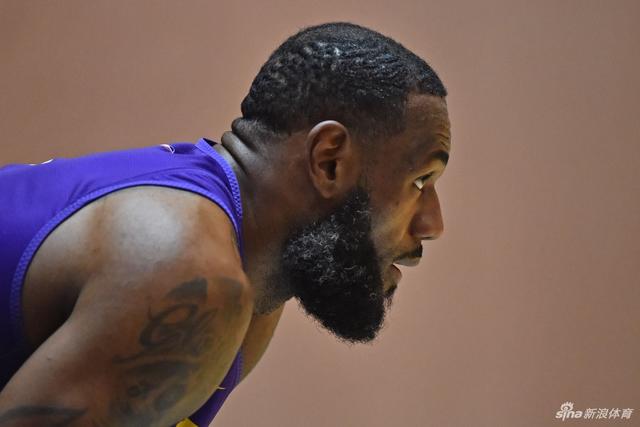 杜兰特11分太阳负雄鹿 阿德巴约三分绝杀活塞